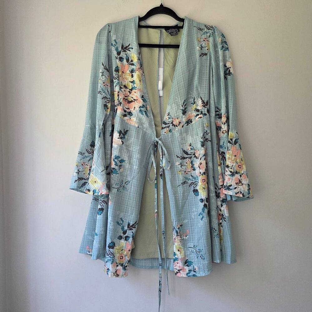 ANGIE Floral Kimono Duster w/ Tie Closure | Junior L | Keyhole Bell Sleeve Blue